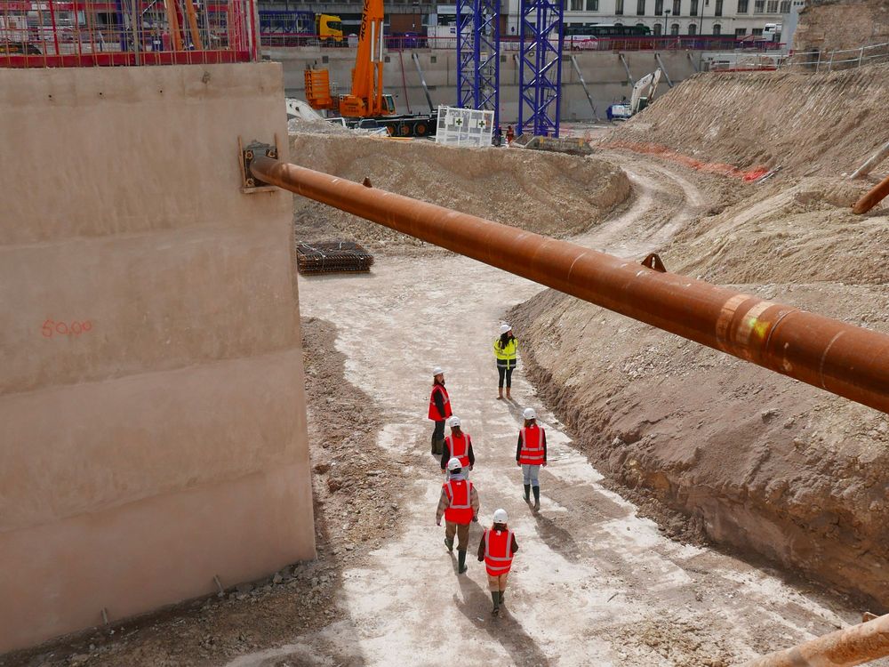 Visite du chantier de l’extension de l’hôpital Lariboisière, Paris, de BRUNET SAUNIER et Bernard DESMOULINS architectes, avec Morgane TANQUEREL, AP-HP