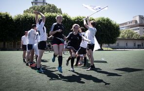 étudiant de l'école d'architecture faisant du sport 