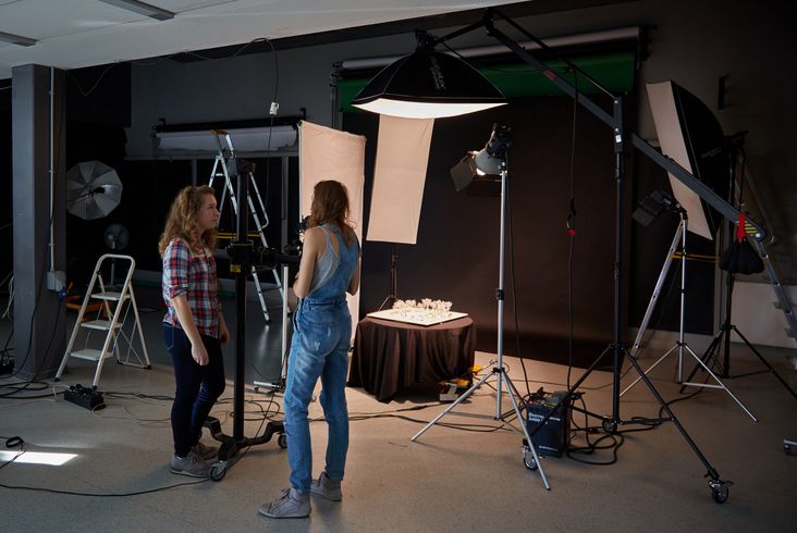 Élèves dans le studio photo 